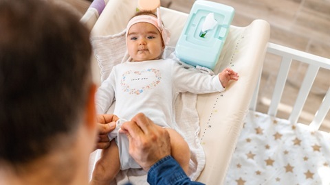 changer-essuyer-bebe-lingettes-humides